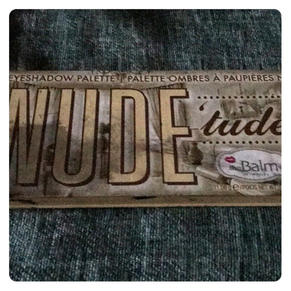 Eyeshadow palette